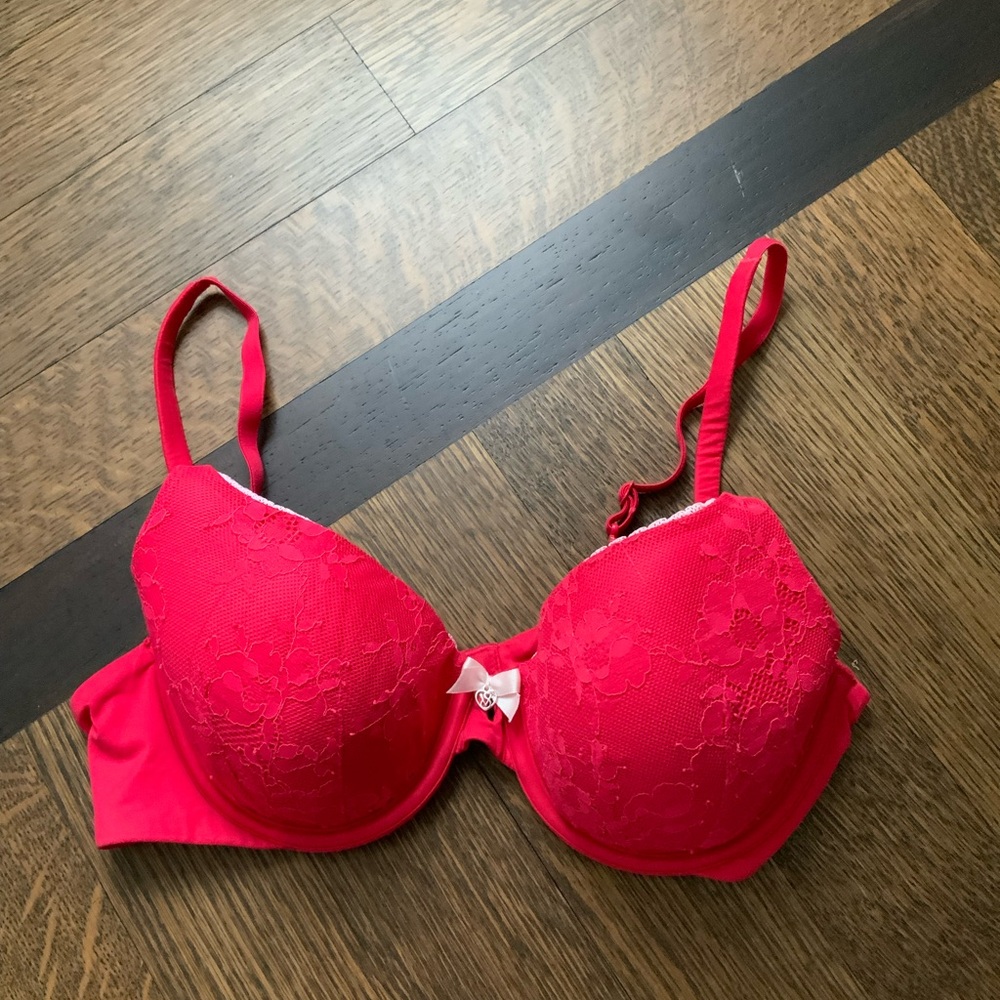 VICTORIA’S SECRET Lined Perfect Coverage Red Lace Bra Women’s 34C Excellent Cond